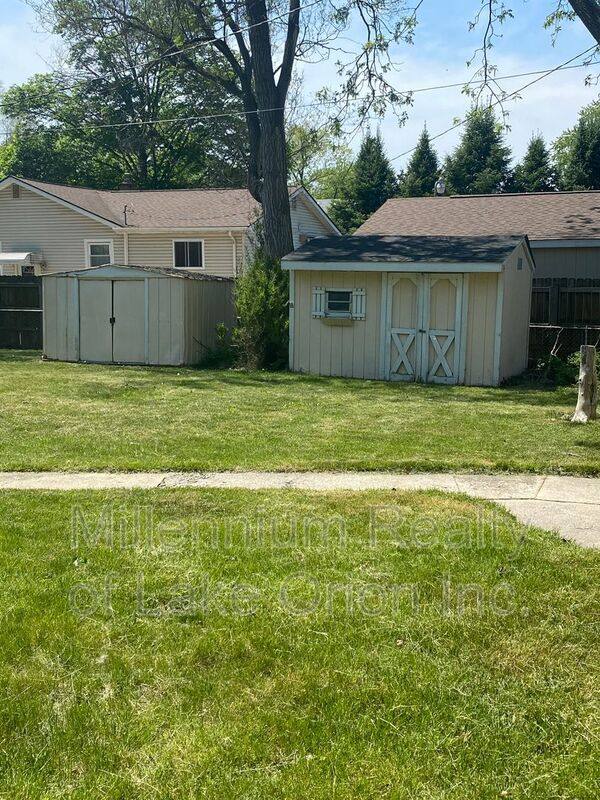 House for rent at 85 E Beverly Ave, Pontiac, MI 48340