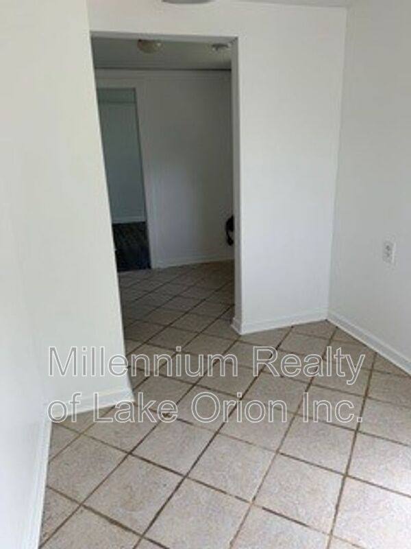 House for rent at 85 E Beverly Ave, Pontiac, MI 48340