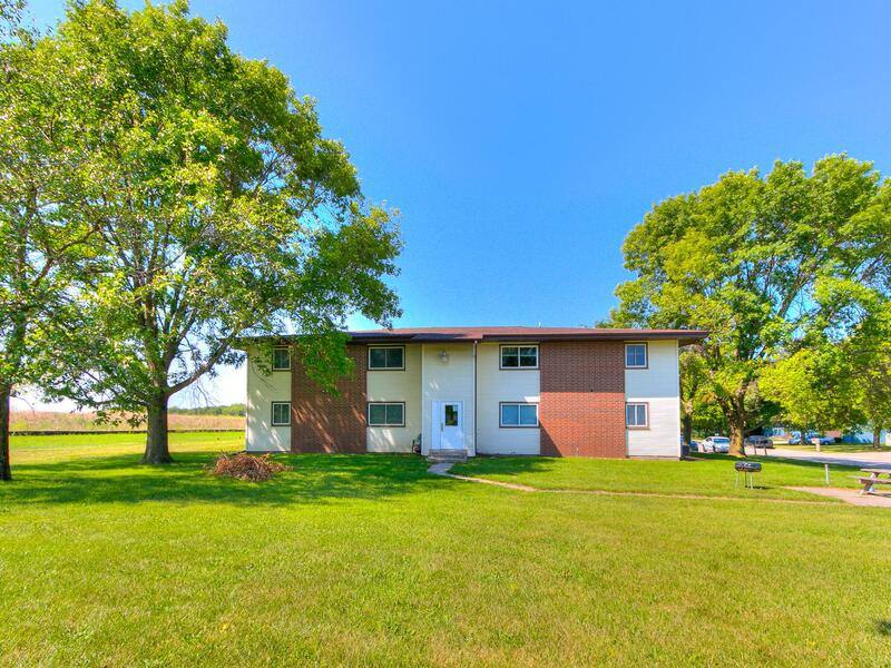 Apartment for rent at 1014-1028 Shagbark Dr #8, Nevada, IA 50201