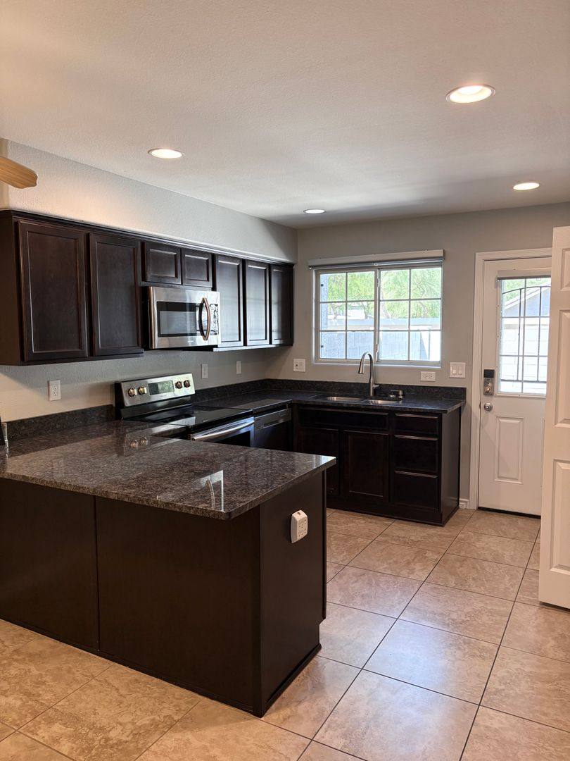 Townhouse for rent at 860 N McQueen, Gilbert, AZ 85295