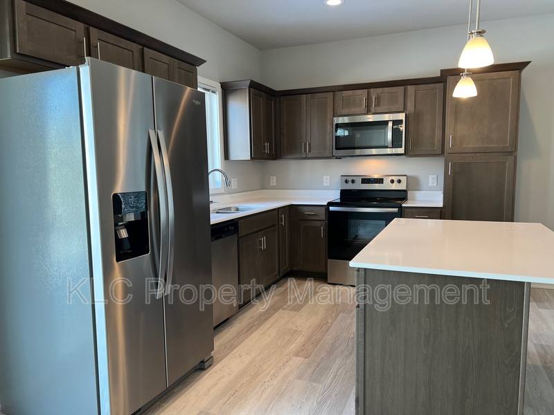 House for rent at 616 First St NW, Bondurant, IA 50035