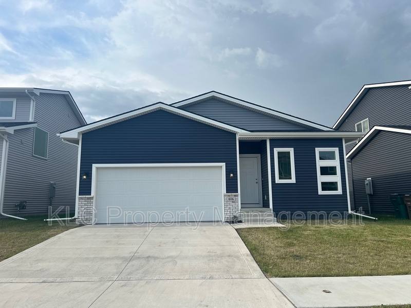 House for rent at 616 First St NW, Bondurant, IA 50035