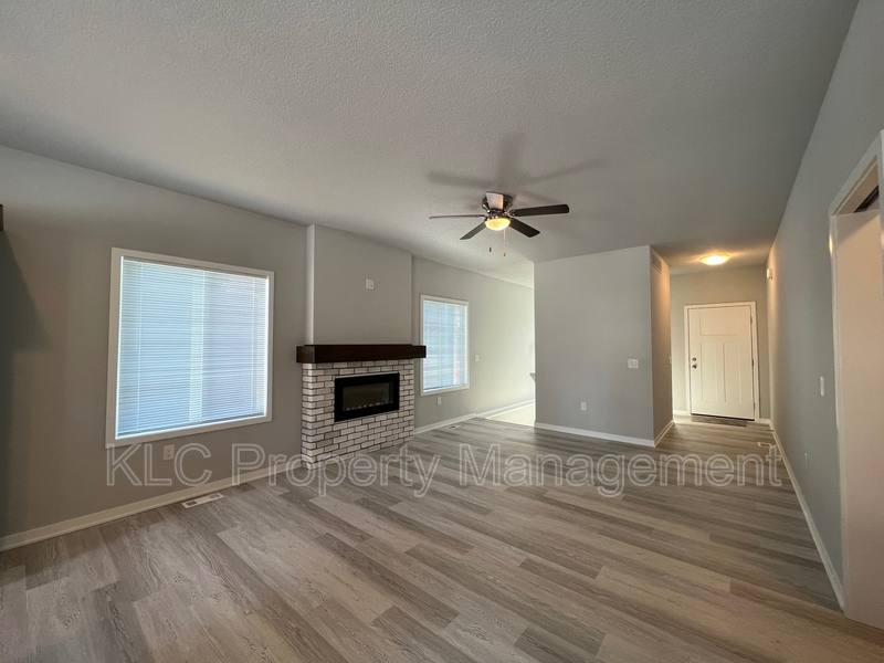 House for rent at 616 First St NW, Bondurant, IA 50035