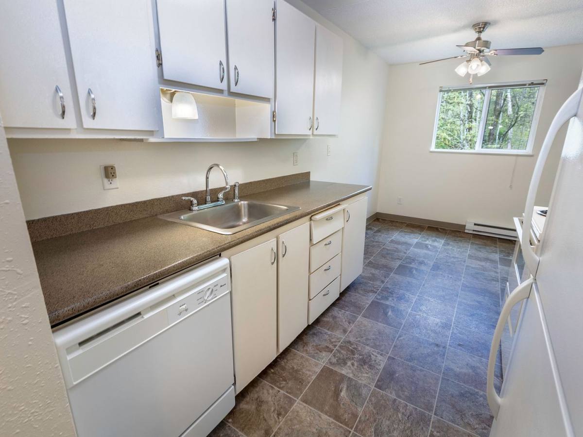 Apartment for rent at 9730 SW 35th Dr, Portland, OR 97219