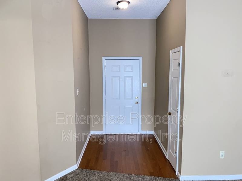 House for rent at 4444 Longtree Cove, Memphis, TN 38128