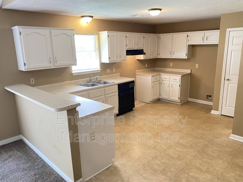 House for rent at 4444 Longtree Cove, Memphis, TN 38128