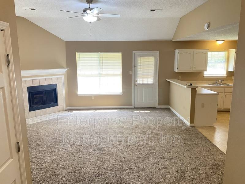 House for rent at 4444 Longtree Cove, Memphis, TN 38128