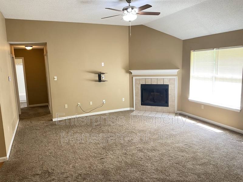 House for rent at 4444 Longtree Cove, Memphis, TN 38128