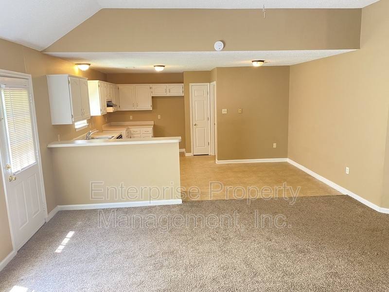 House for rent at 4444 Longtree Cove, Memphis, TN 38128