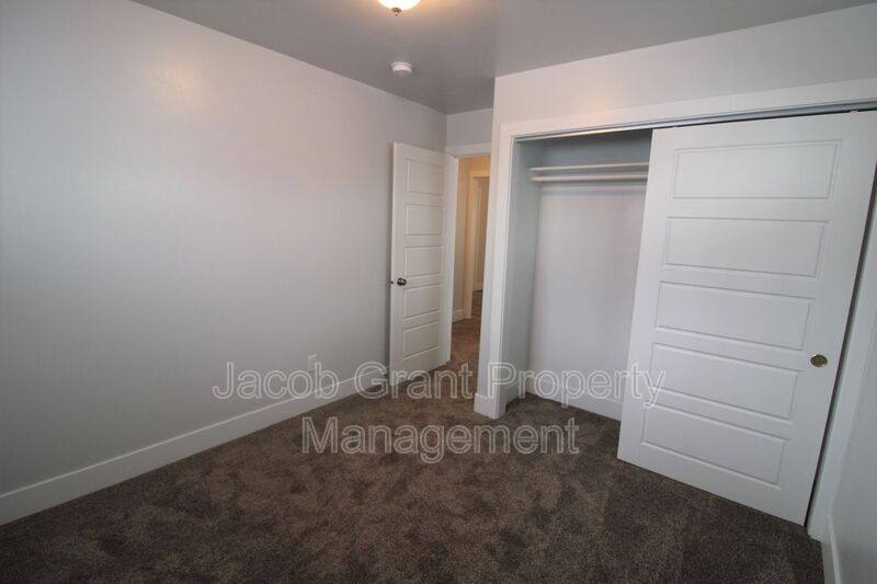 House for rent at 1310 Lake Ave, Idaho Falls, ID 83402