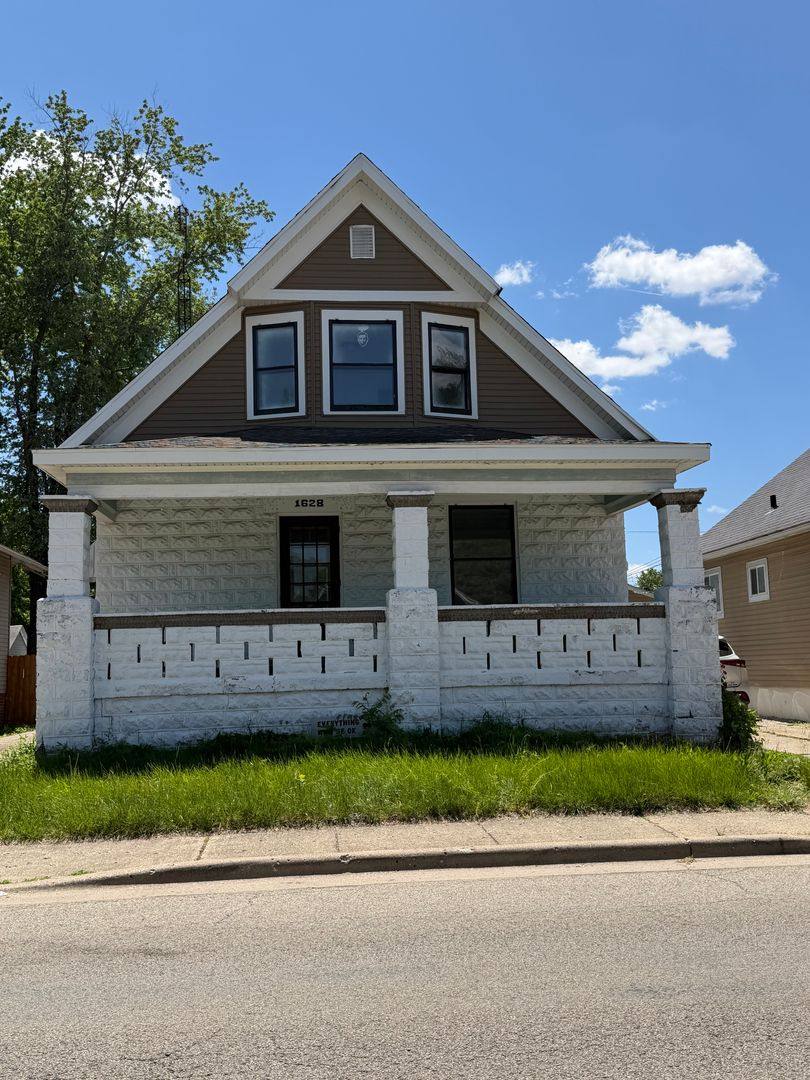 House for rent at 1628 E Converse Ave, Springfield, IL 62702