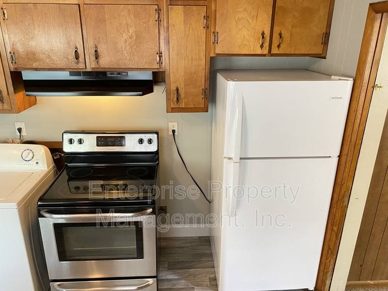 House for rent at 605 Houston St, Memphis, TN 38111