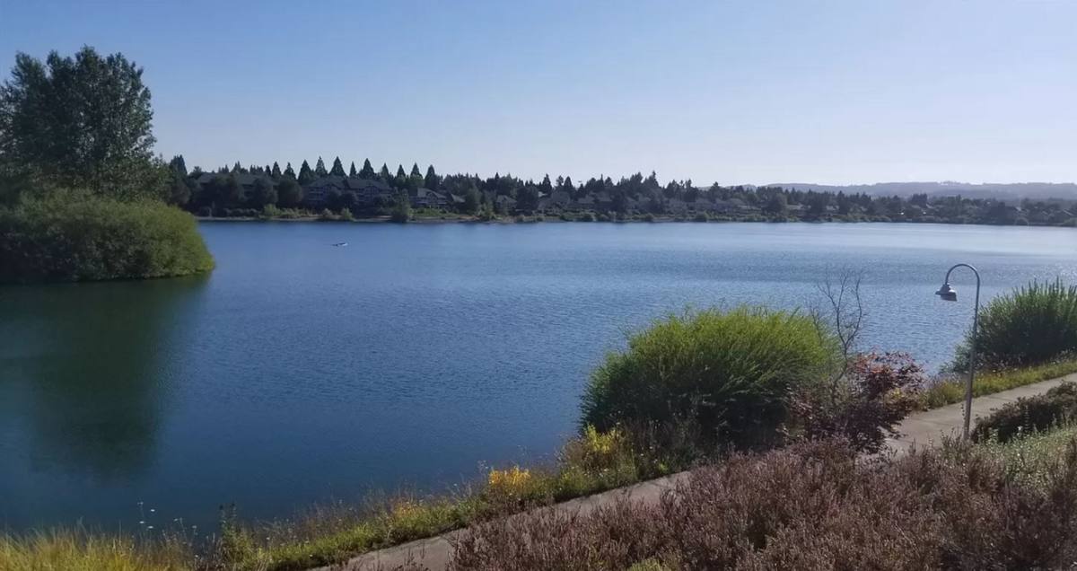 Apartment for rent at 292-298 Crystal Springs Lane N, Salem, OR 97303