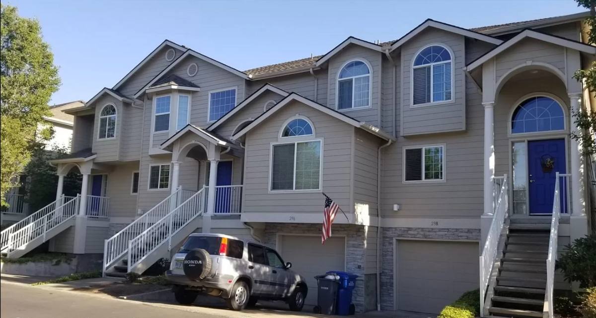 Apartment for rent at 292-298 Crystal Springs Lane N, Salem, OR 97303
