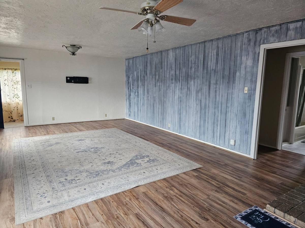 House for rent at 1420 Gleason Ave, Sutherlin, OR 97479
