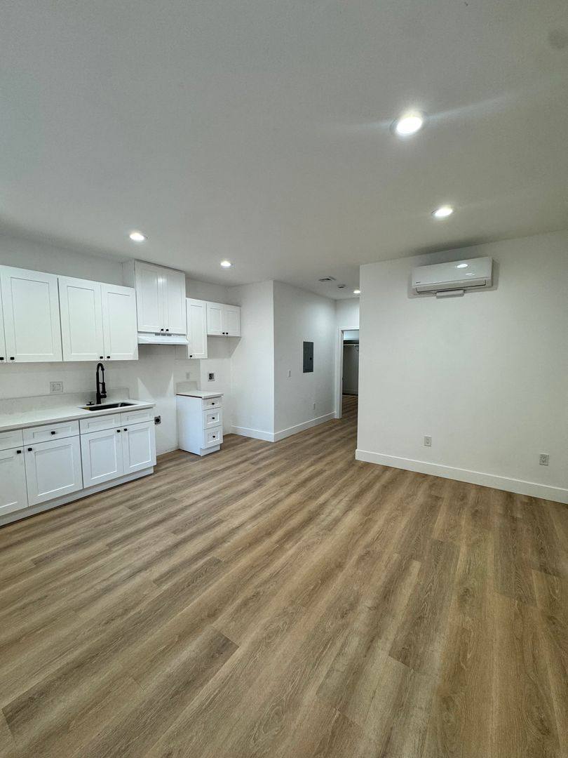 Apartment for rent at 5201 E Anaheim Rd, Long Beach, CA 90815