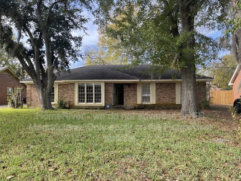 House for rent at 2224 W Aberdeen Dr, Montgomery, AL 36116