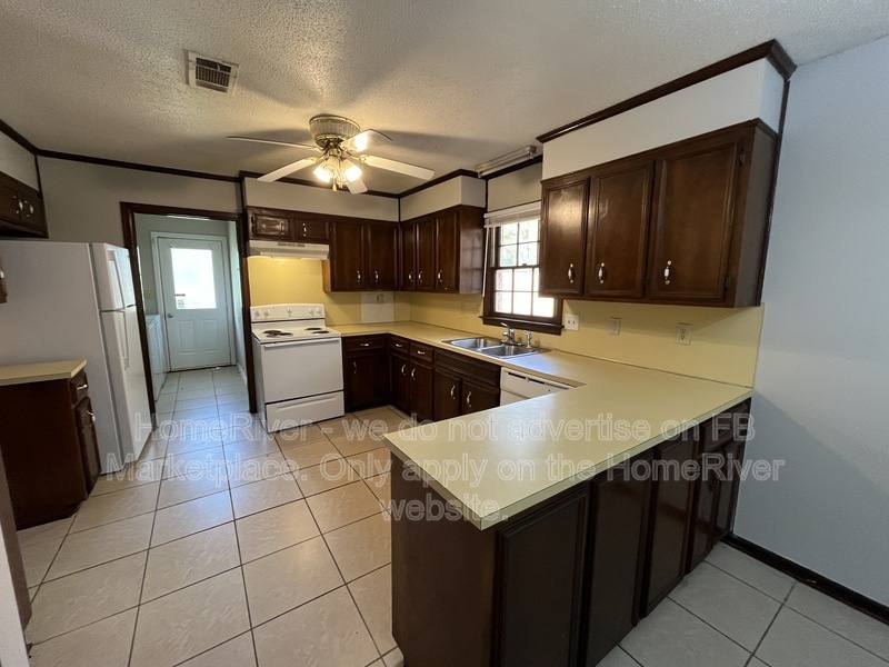 House for rent at 2224 W Aberdeen Dr, Montgomery, AL 36116