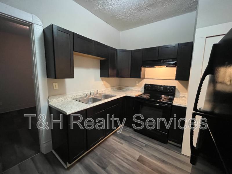 Apartment for rent at 2116 Woodlawn Ave, Indianapolis, IN 46203