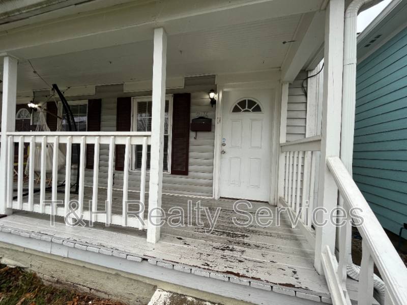 Apartment for rent at 2116 Woodlawn Ave, Indianapolis, IN 46203
