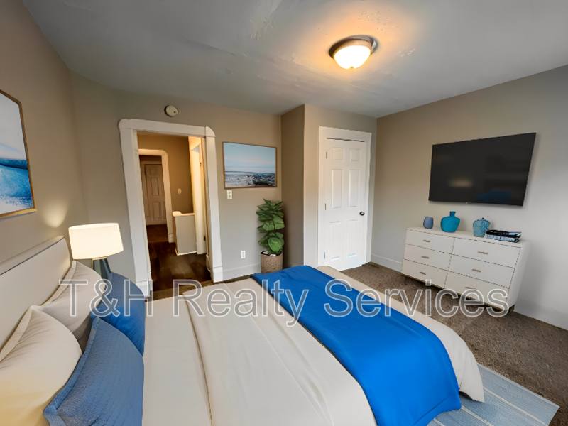 Apartment for rent at 2116 Woodlawn Ave, Indianapolis, IN 46203