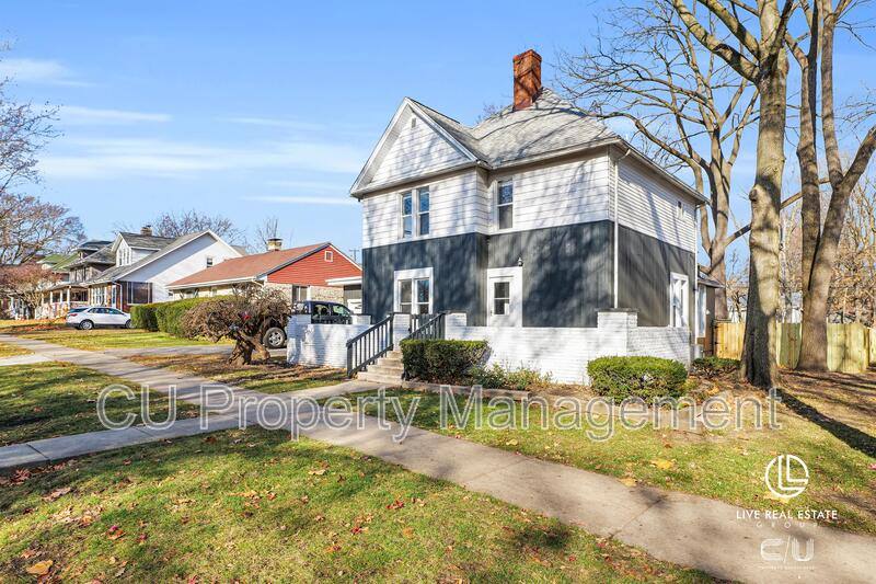 House for rent at 806 W Hill St, Champaign, IL 61820