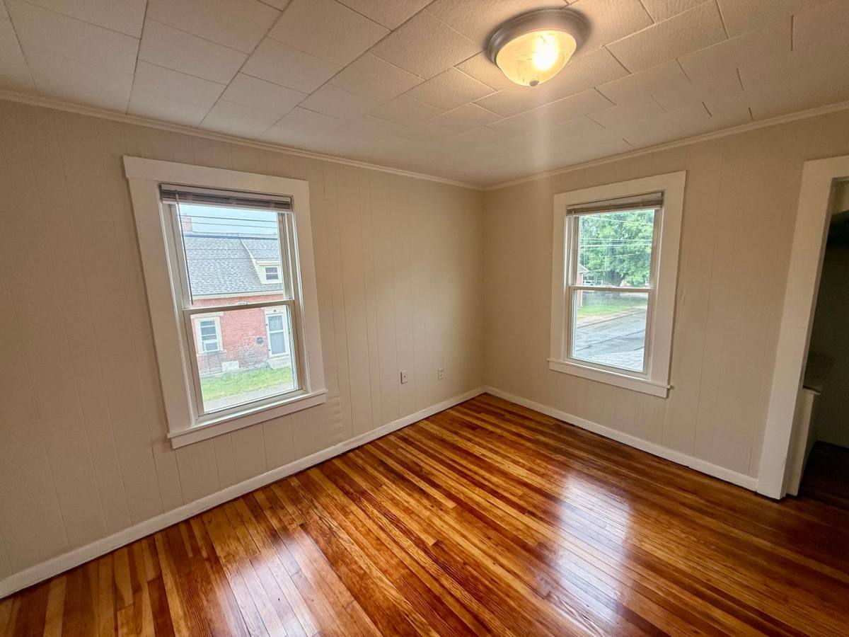 Apartment for rent at 9 Elm St, Brooklyn, CT 06234
