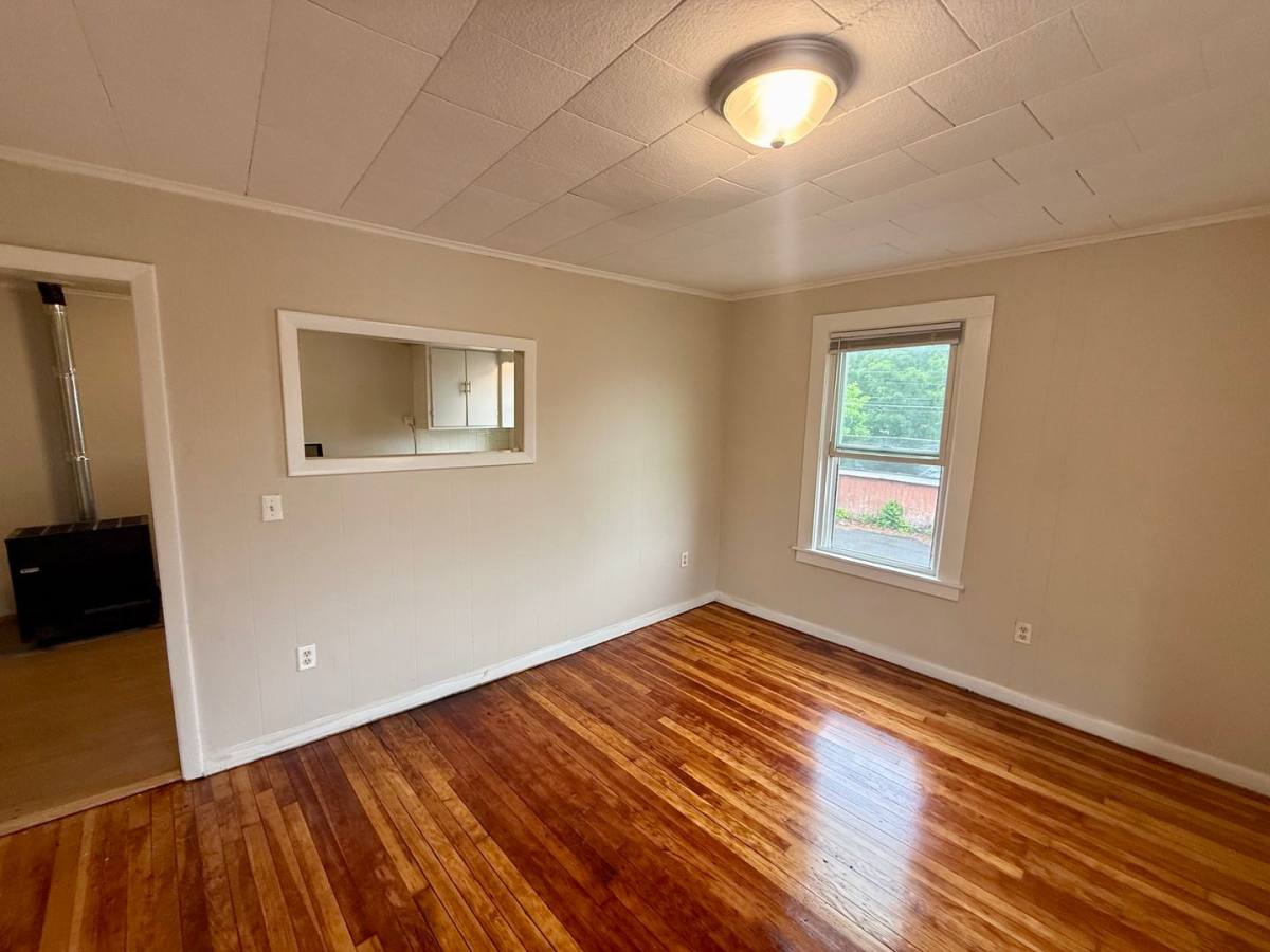 Apartment for rent at 9 Elm St, Brooklyn, CT 06234