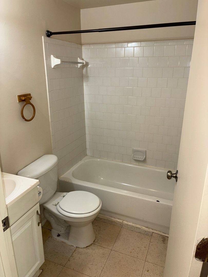 Townhouse for rent at 428 S Gilmor St, Baltimore, MD 21223