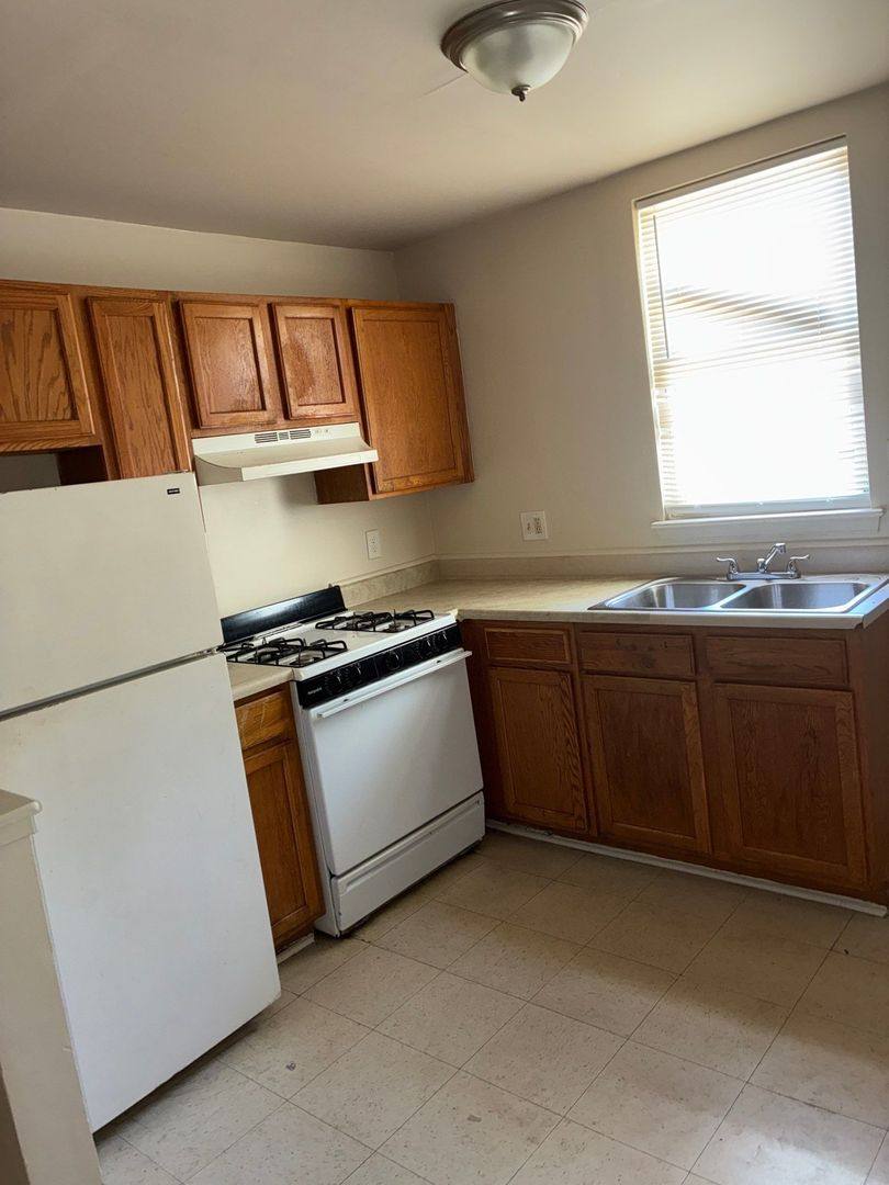 Townhouse for rent at 428 S Gilmor St, Baltimore, MD 21223