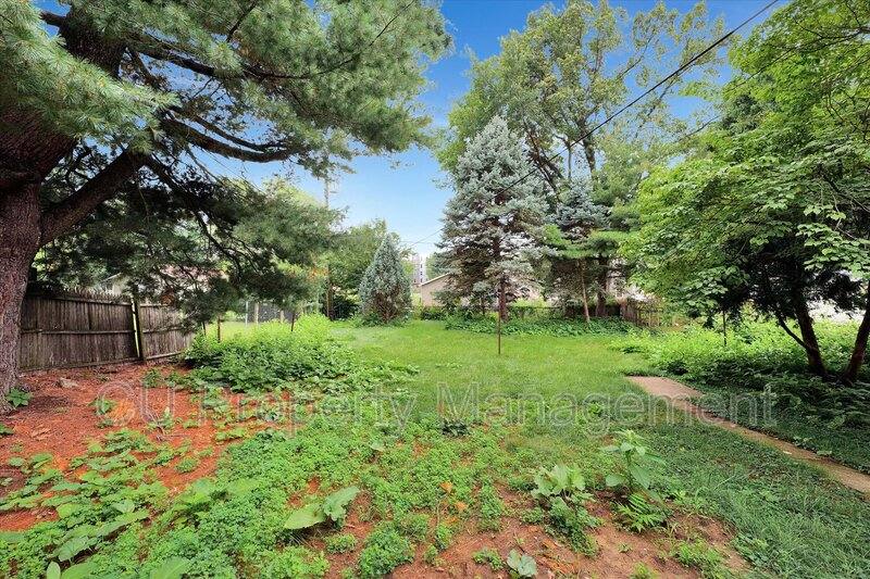 Apartment for rent at 1113 W Hill St, Urbana, IL 61801