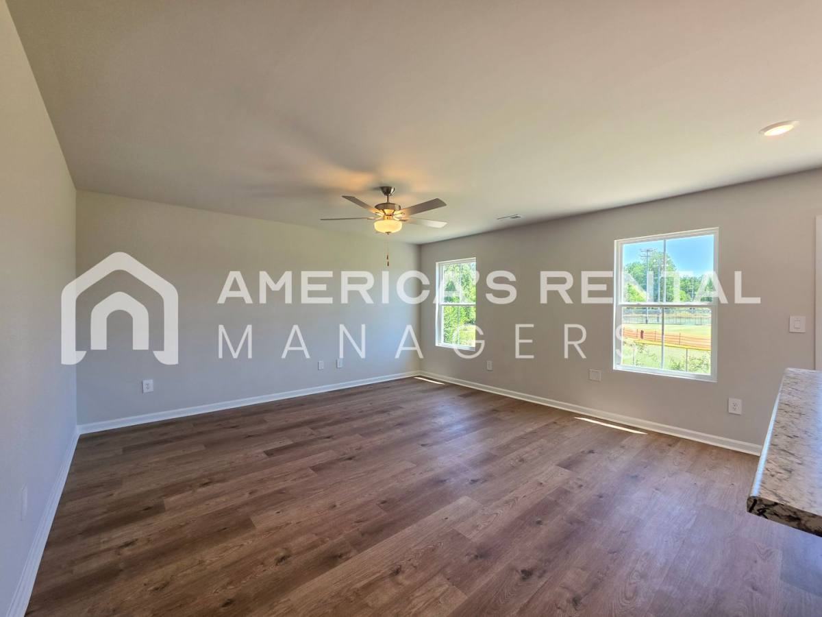 Townhouse for rent at 4111 Hudson Court, Decatur, AL 35603