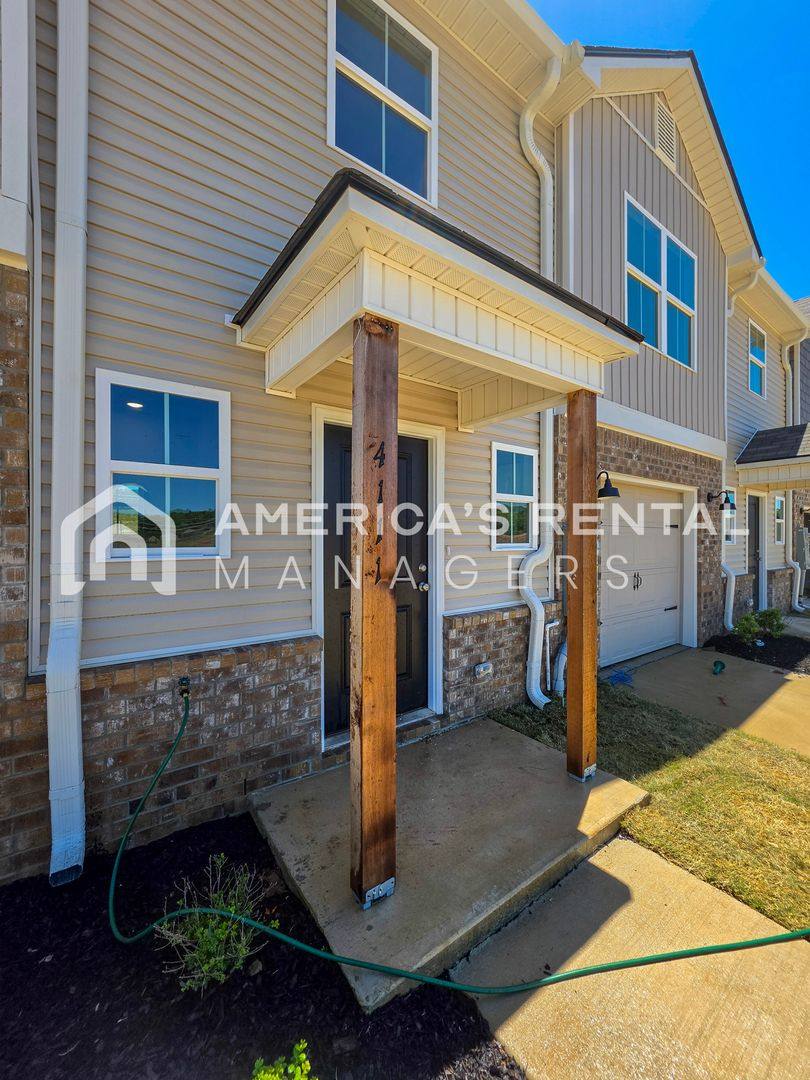 Townhouse for rent at 4111 Hudson Court, Decatur, AL 35603