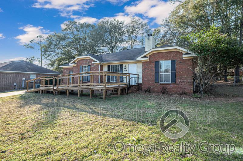 House for rent at 109 Rambling Way, Dothan, AL 36303