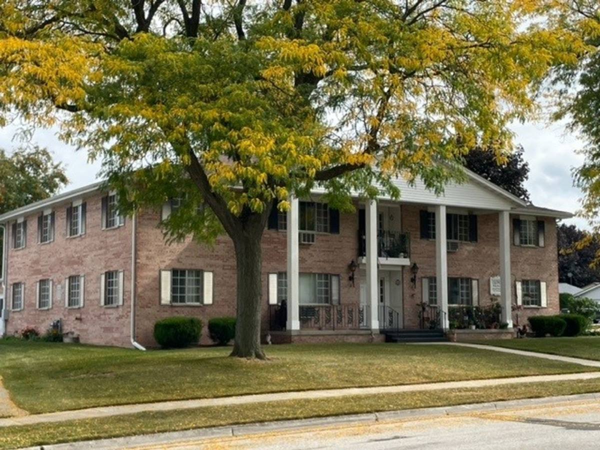 Apartment for rent at 1700 Jackson St, New Holstein, WI 53061