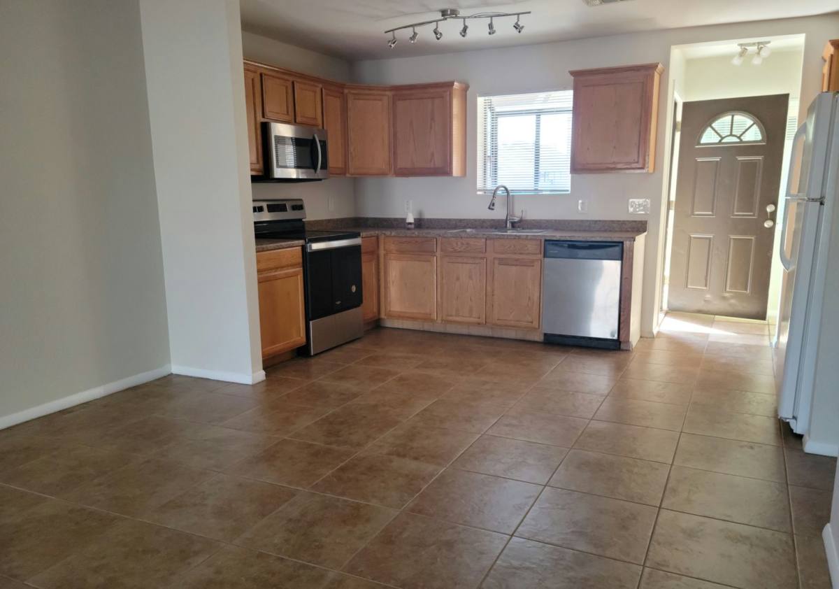Townhouse for rent at 2426 W Earll Dr, Phoenix, AZ 85015