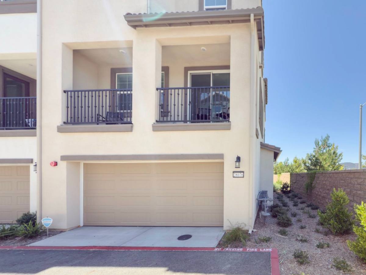 Townhouse for rent at 28076 Melrose Dr, Temecula, CA 92591