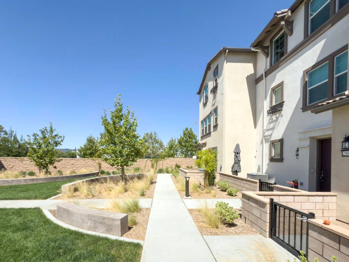 Townhouse for rent at 28076 Melrose Dr, Temecula, CA 92591