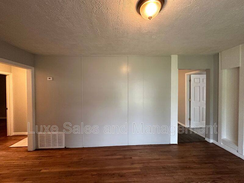 House for rent at 3409 Willow Creek Dr, Oklahoma City, OK 73110