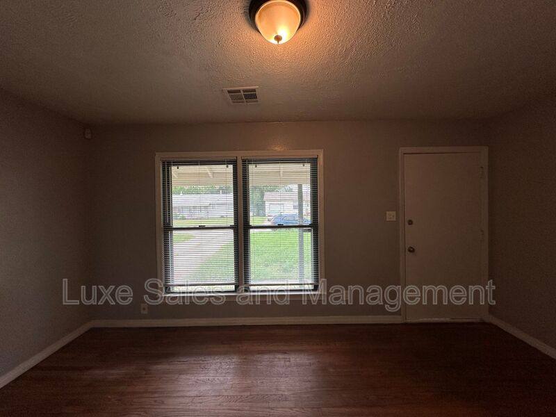 House for rent at 3409 Willow Creek Dr, Oklahoma City, OK 73110