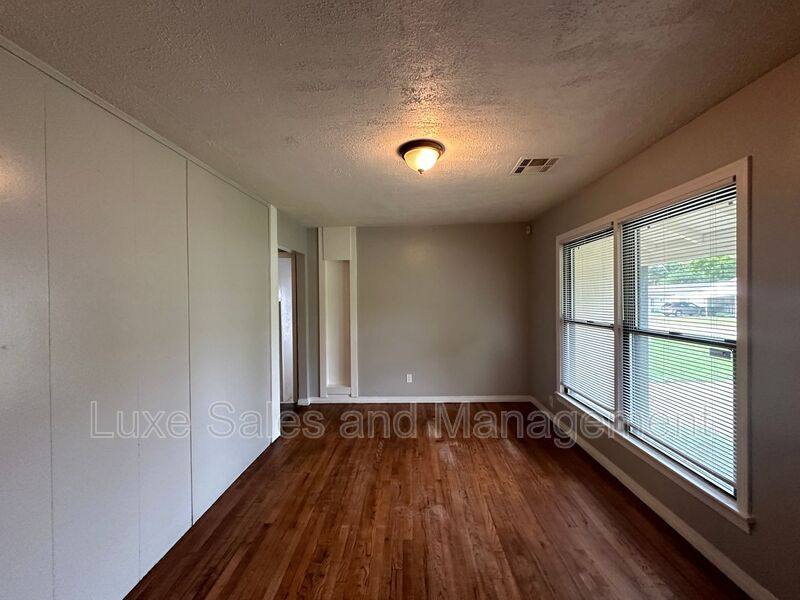 House for rent at 3409 Willow Creek Dr, Oklahoma City, OK 73110