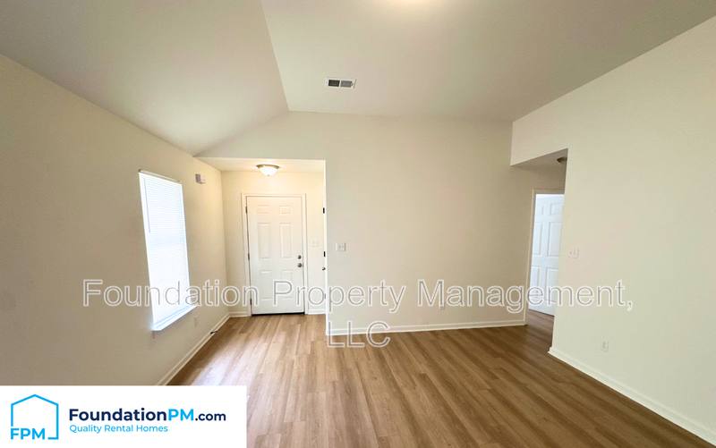 House for rent at 3376 Bestway Dr, Memphis, TN 38118