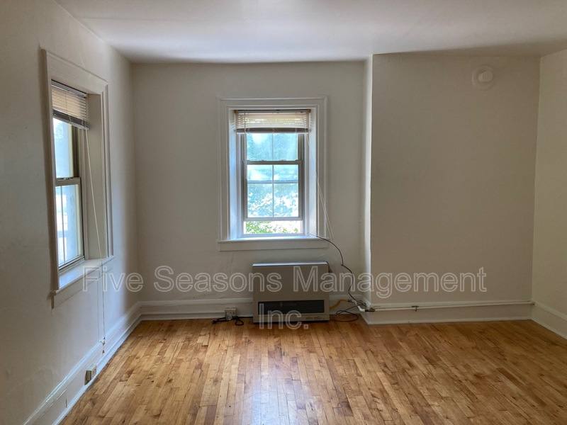 Apartment for rent at 279 Saint Paul St #3, Burlington, VT 05401