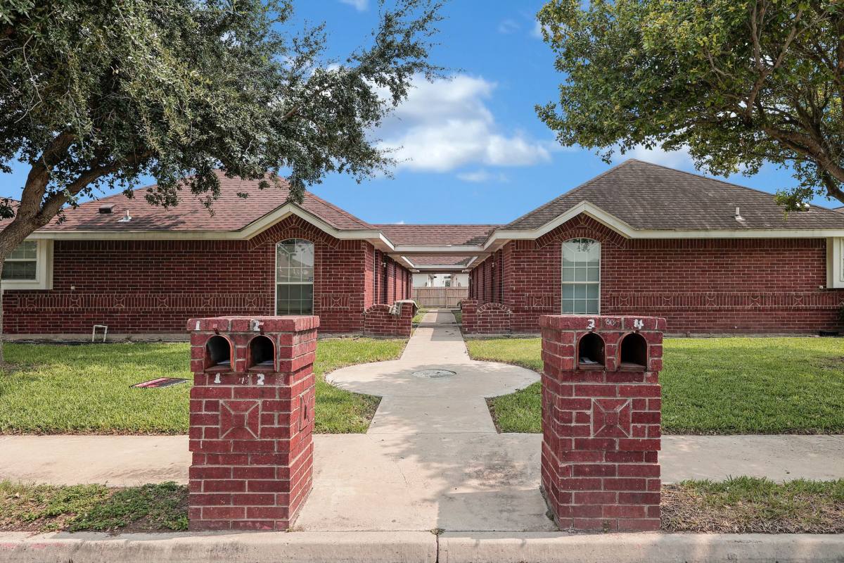 Apartment for rent at 813 W Bronze Dr, Pharr, TX 78577