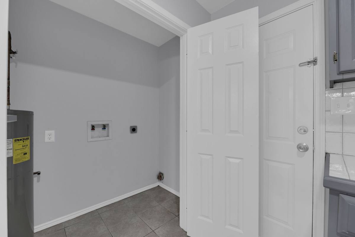 Apartment for rent at 813 W Bronze Dr, Pharr, TX 78577