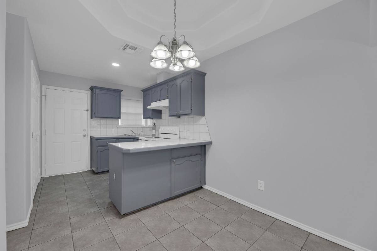 Apartment for rent at 813 W Bronze Dr, Pharr, TX 78577