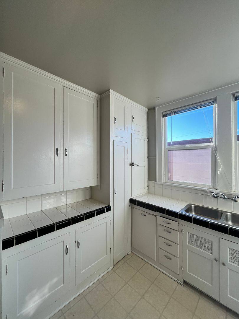Apartment for rent at 2437 NE Hoyt St, Portland, OR 97232