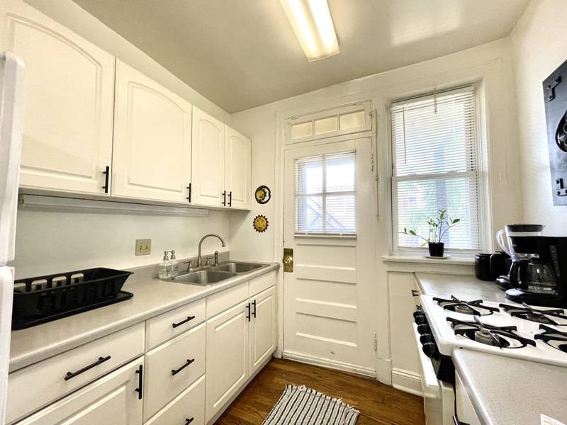 Apartment for rent at 6647 Berthold Ave #1W, Saint Louis, MO 63139