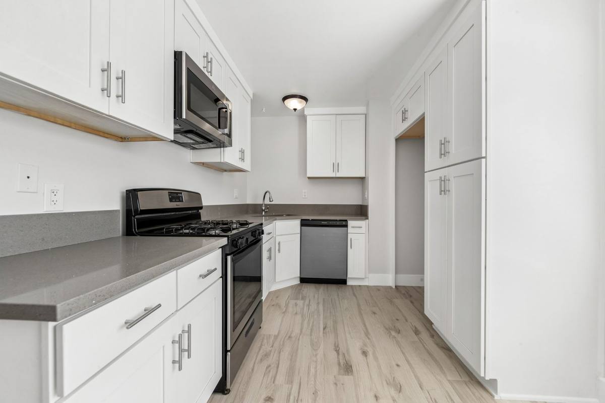 Apartment for rent at 422 13th St, Huntington Beach, CA 92648