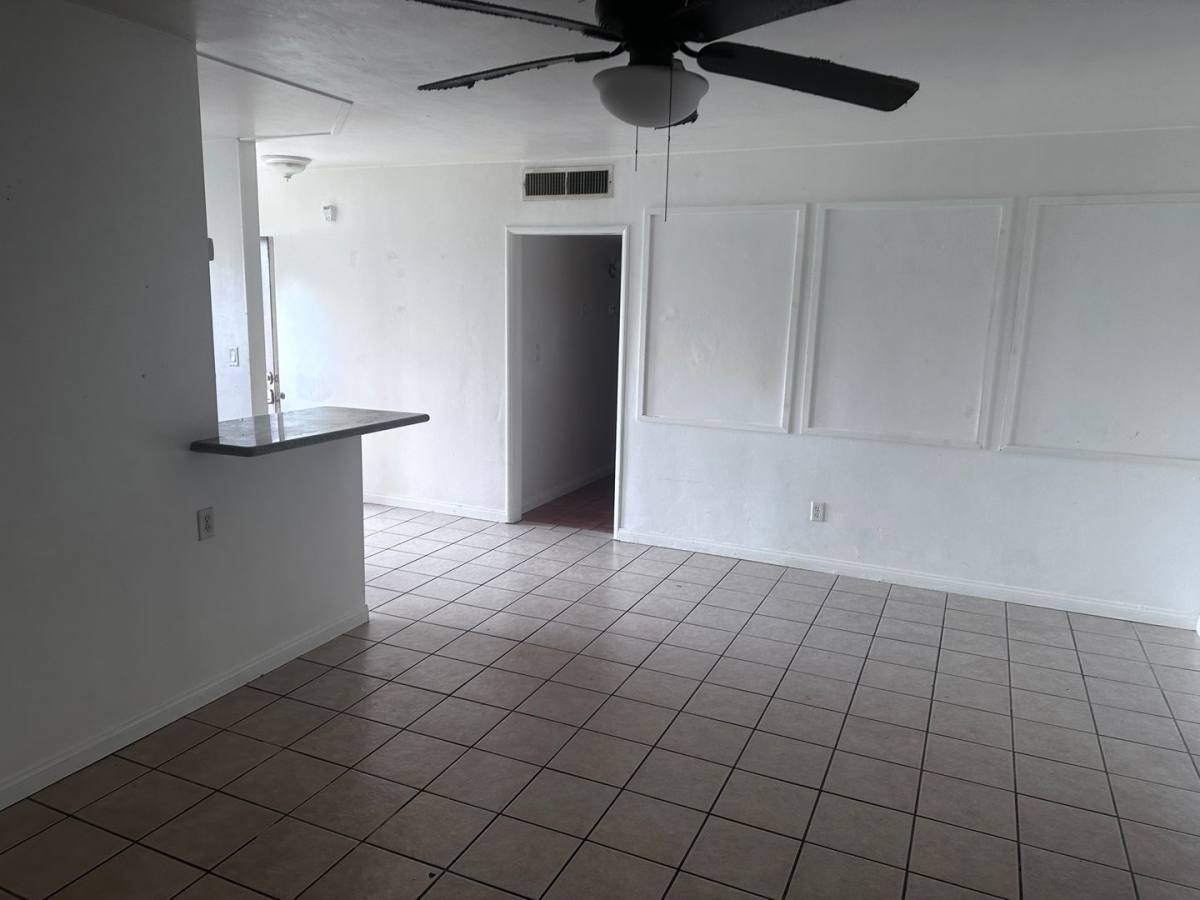 House for rent at 400 Teakwood Dr, Bakersfield, CA 93308
